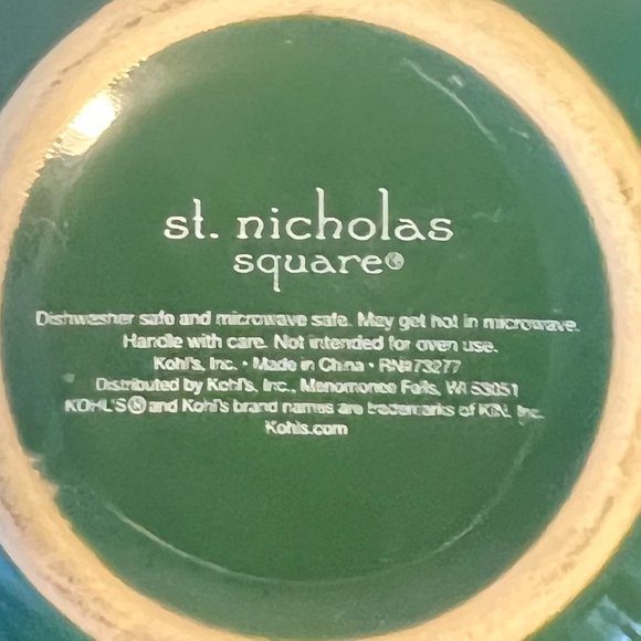 TEACHER MAGIC Rounded Green Ceramic Mug ~ Back-to-School Teacher Gift - Picture 6 of 6